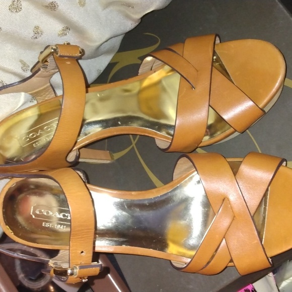 Coach Dani women's tan strap platform heels sz 9B - Picture 15 of 17